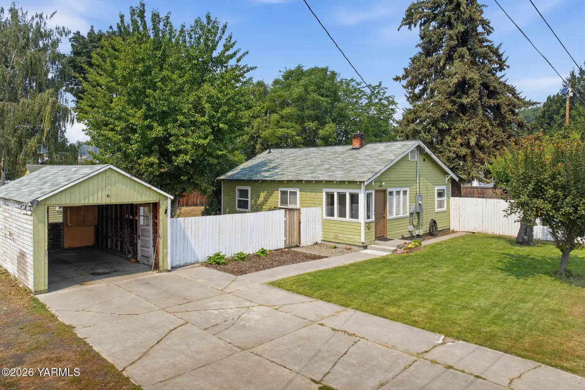 2602 S 90th Ave, Yakima, WA 98903 - #1