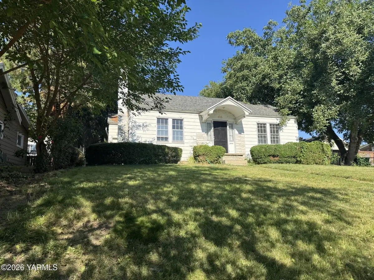 618 S 17th Ave, Yakima, WA 98902 - #1