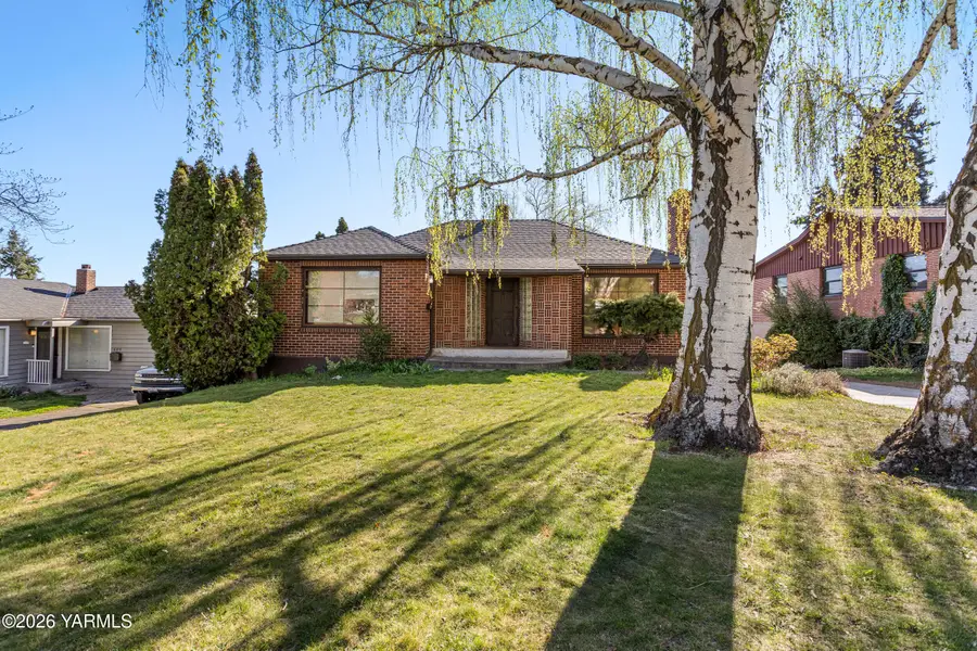 611 S 23rd Ave, Yakima, WA 98902 - #3