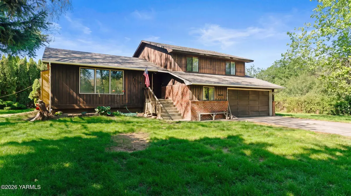 10806 Summitview Rd, Yakima, WA 98908 - #1