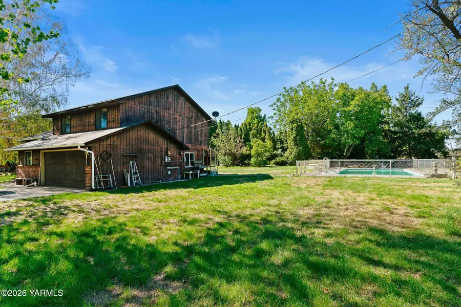 10806 Summitview Rd, Yakima, WA 98908 - #3