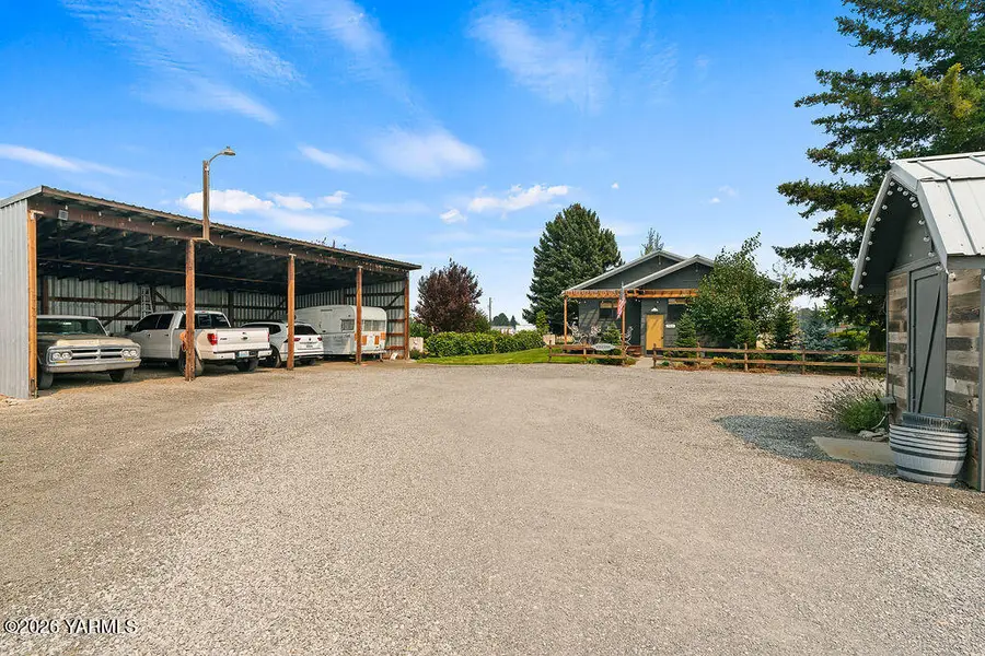 7913 Ahtanum Rd, Yakima, WA 98903 - #3