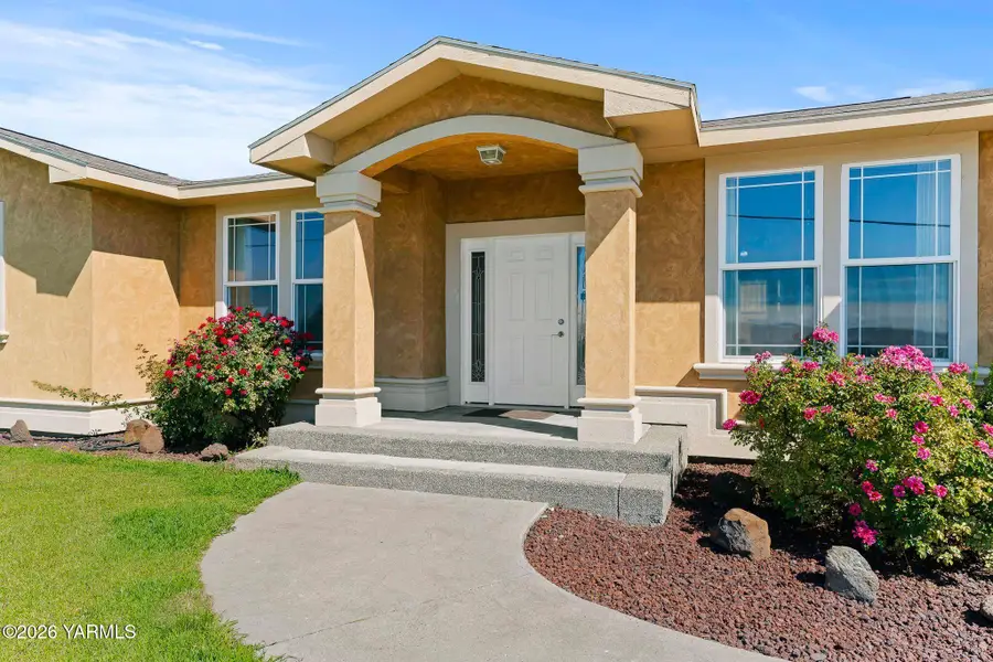 5811 Englewood Ave, Yakima, WA 98908 - #3