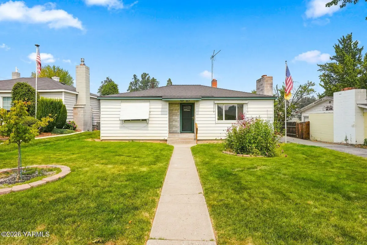 807 W Home Ave, Selah, WA 98942 - #1