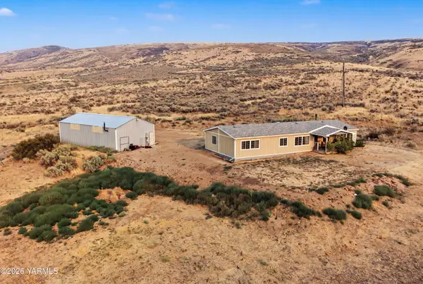 2200 Sage Trail Rd, Yakima, WA 98901