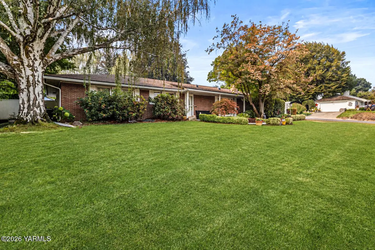 119 Gilbert Dr, Yakima, WA 98902 - #1