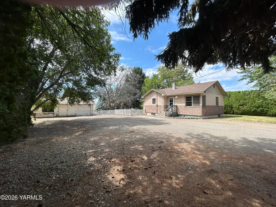 5 N 67th Ave, Yakima, WA 98908 - #2
