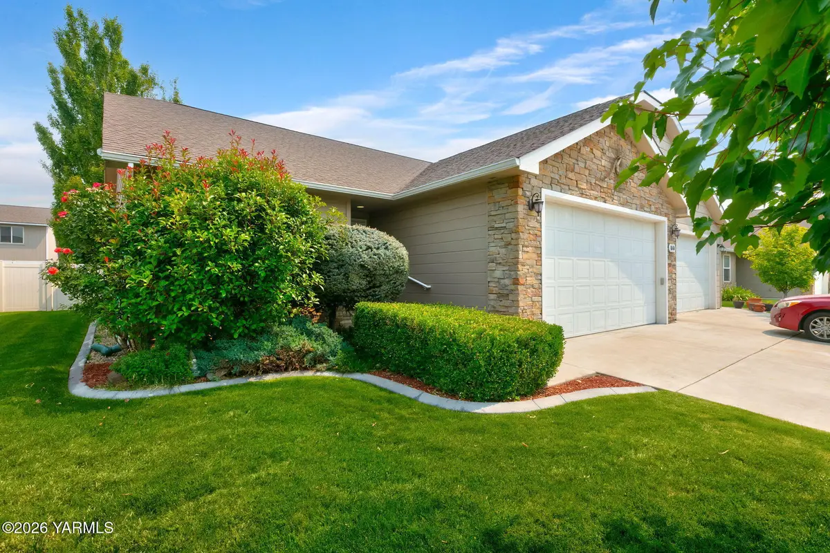 1001 S 90th Ave #1, Yakima, WA 98908 - #1
