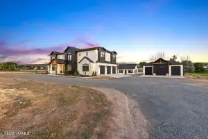 160 Serenity Ln, Yakima, WA 98901 - #3