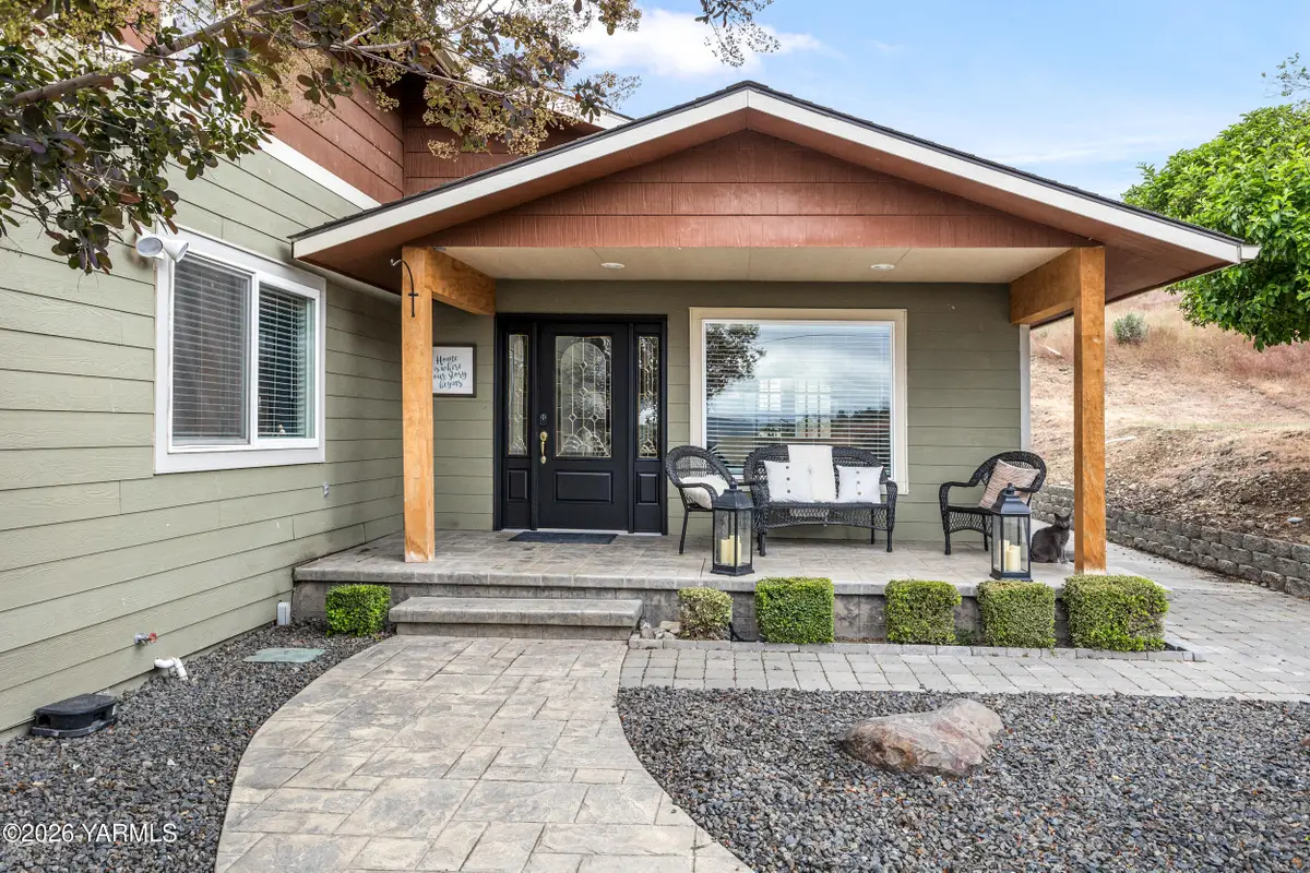 2121 Pleasant Hill Rd, Selah, WA 98942 - #1