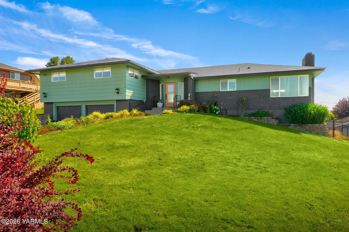 419 N 62nd Ave, Yakima, WA 98908 - #1