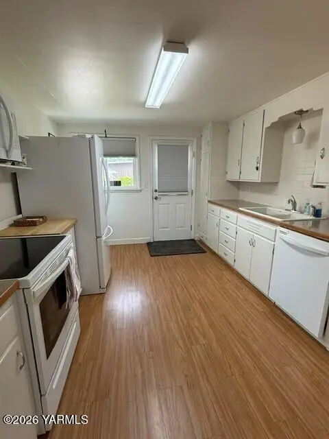 323 N 42nd Ave, Yakima, WA 98908 - #3