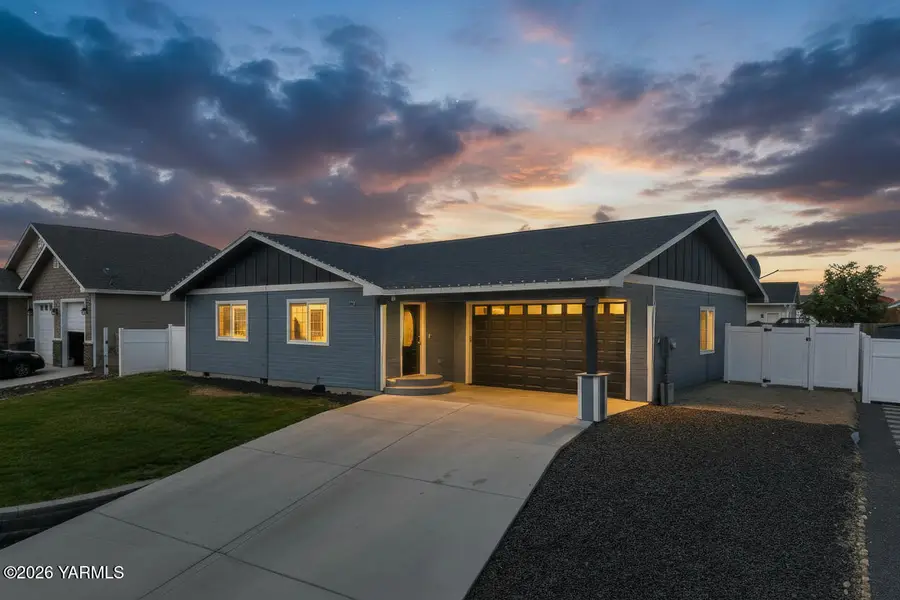 609 Eagle Nest, Granger, WA 98932 - #2