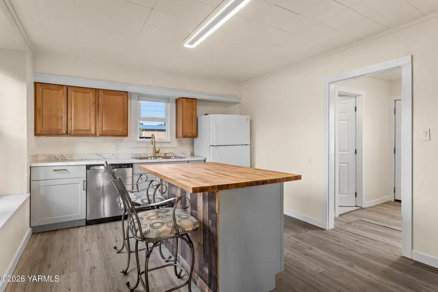 732 S Fair Ave, Yakima, WA 98901 - #3