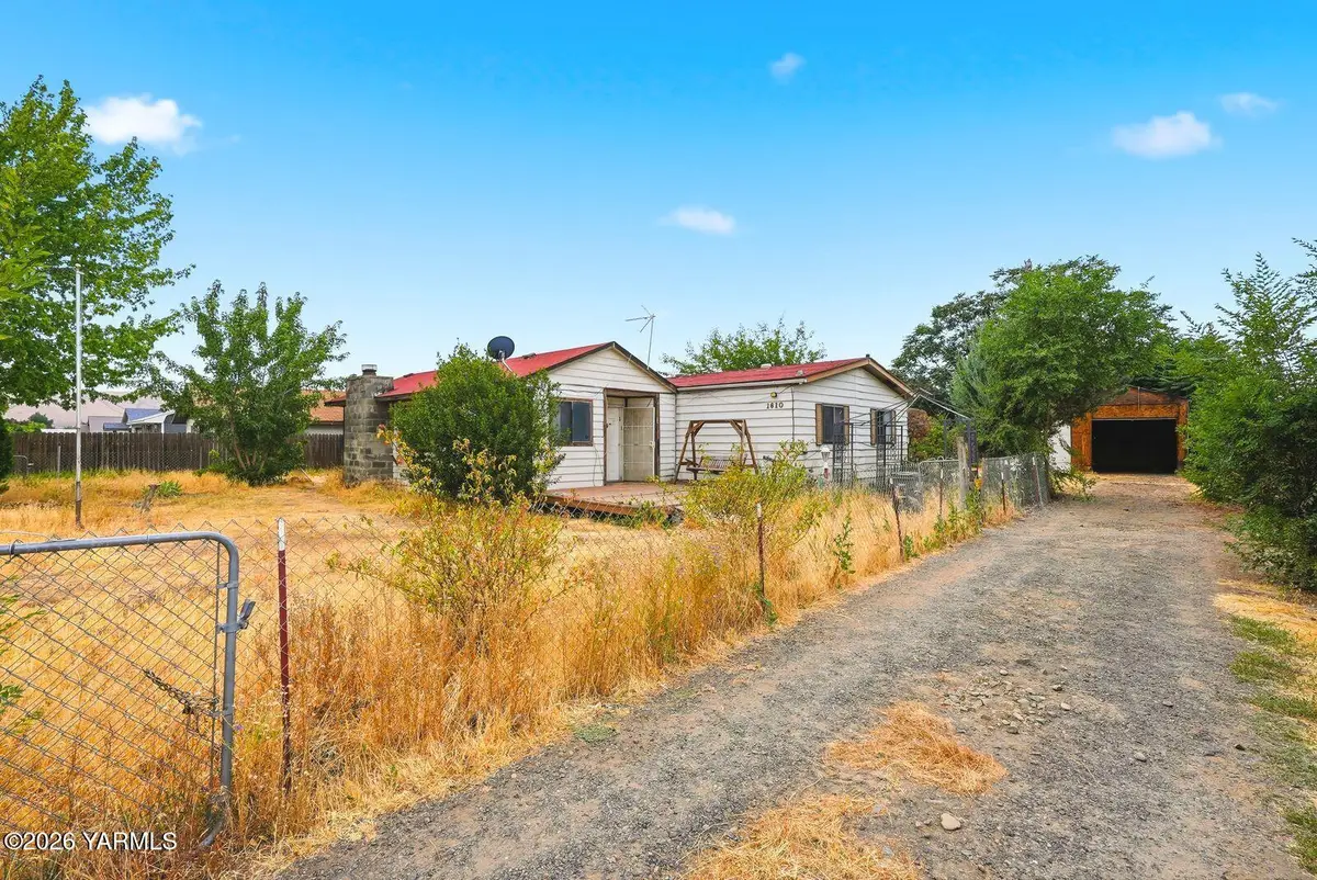 1610 Voelker Ave, Yakima, WA 98902 - #1