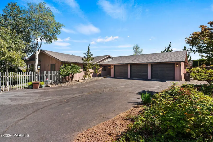 4701 Hilltop Ln, Yakima, WA 98908 - #2