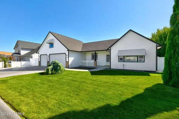 403 S 93rd Ave, Yakima, WA 98908