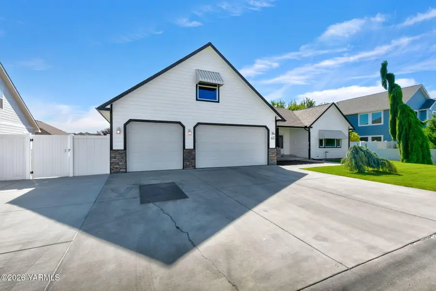 403 S 93rd Ave, Yakima, WA 98908 - #3