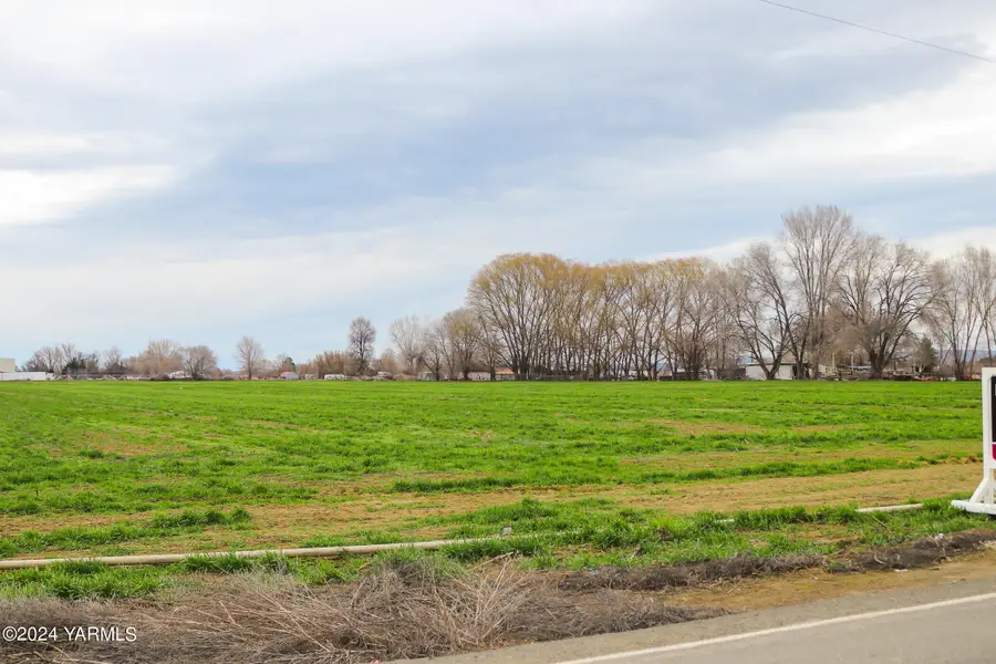 NKA Puterbaugh Rd, Grandview, WA 98930 - #2