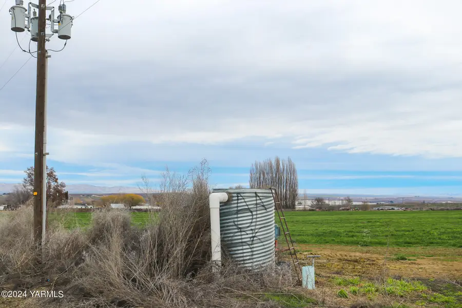 NKA Puterbaugh Rd, Grandview, WA 98930 - #3
