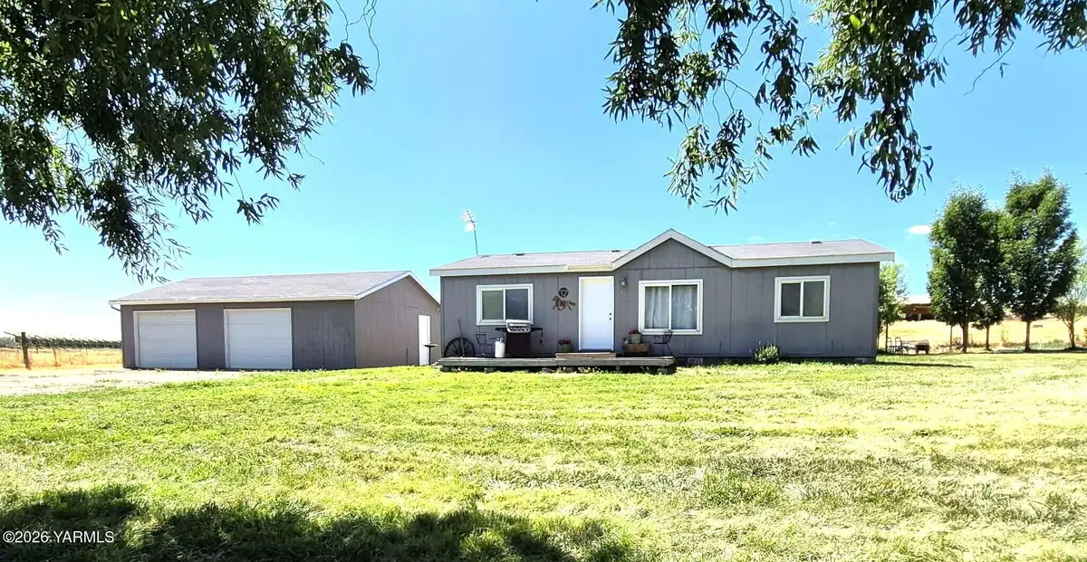 497 Burnham Rd, Yakima, WA 98908 - #1
