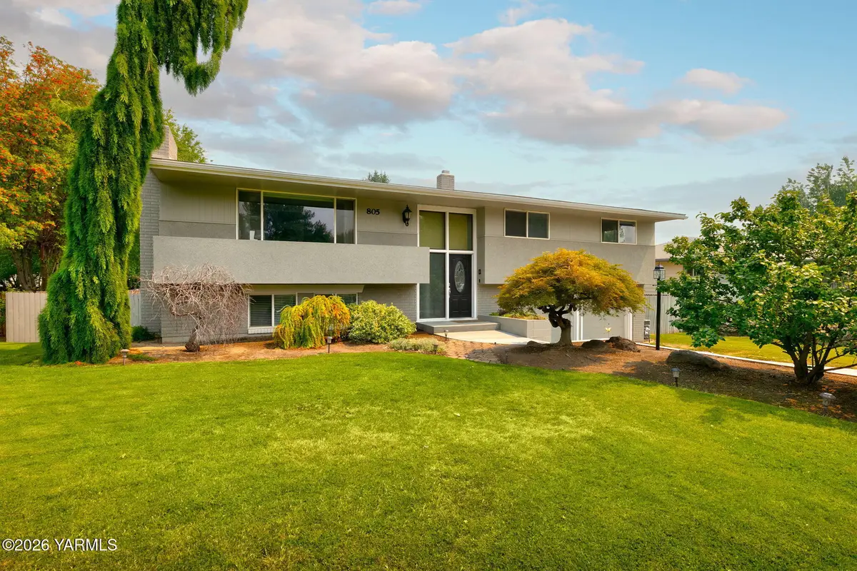 805 S 58th Ave, Yakima, WA 98908 - #1