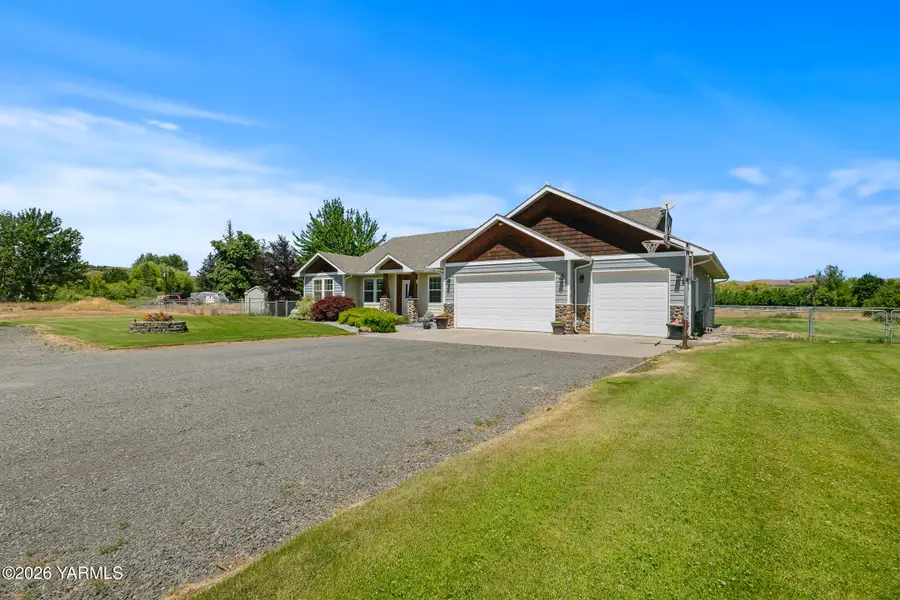 245 El Rio Dr, Yakima, WA 98908 - #3