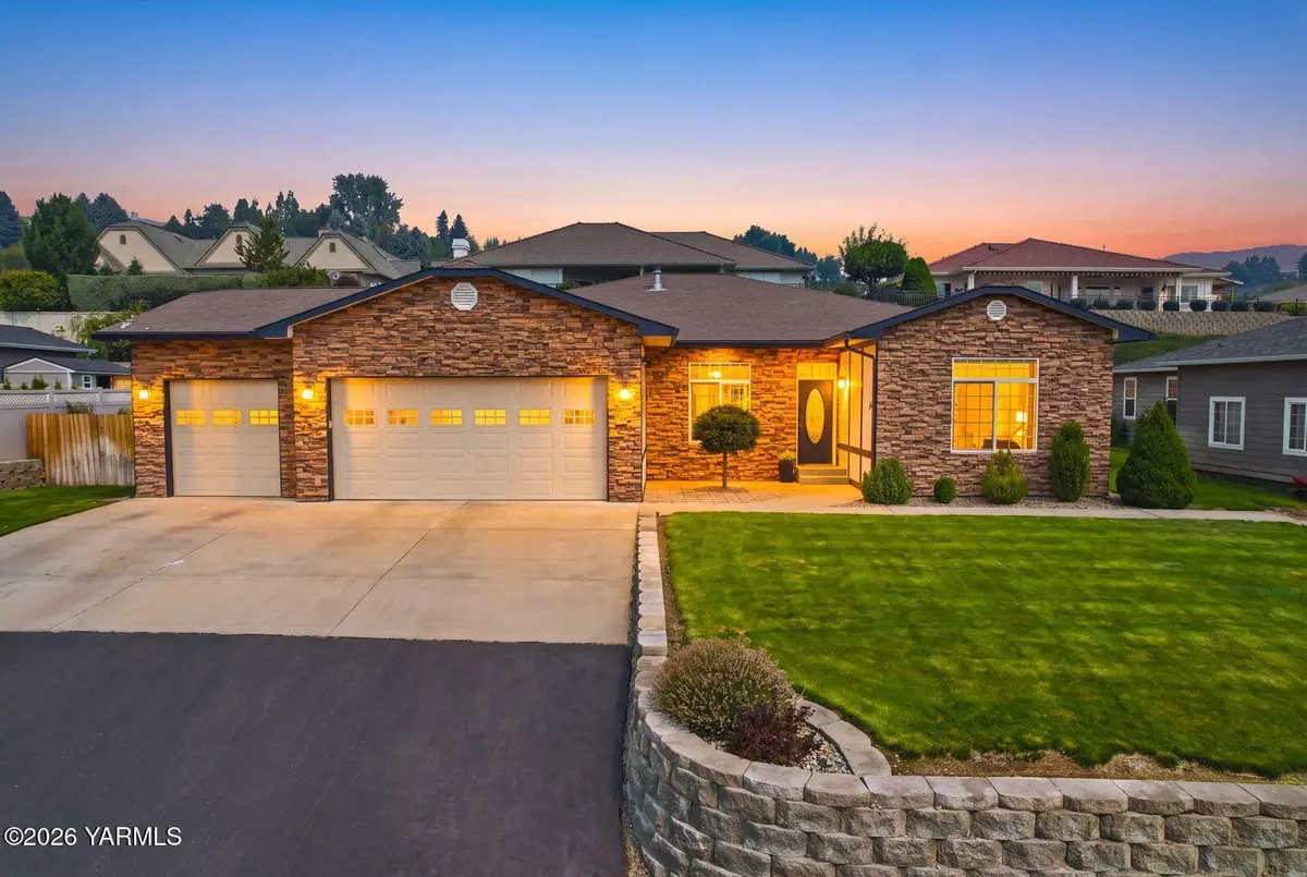 5807 Englewood Ave, Yakima, WA 98908 - #1