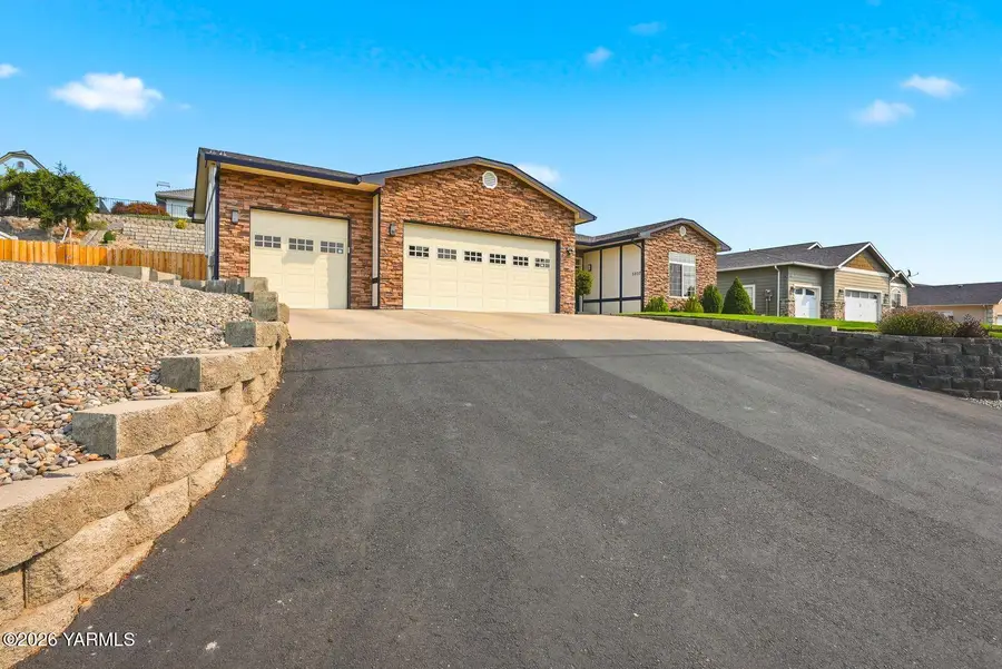5807 Englewood Ave, Yakima, WA 98908 - #2