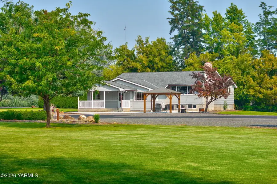 3201 Southcreek Dr, Yakima, WA 98903 - #3