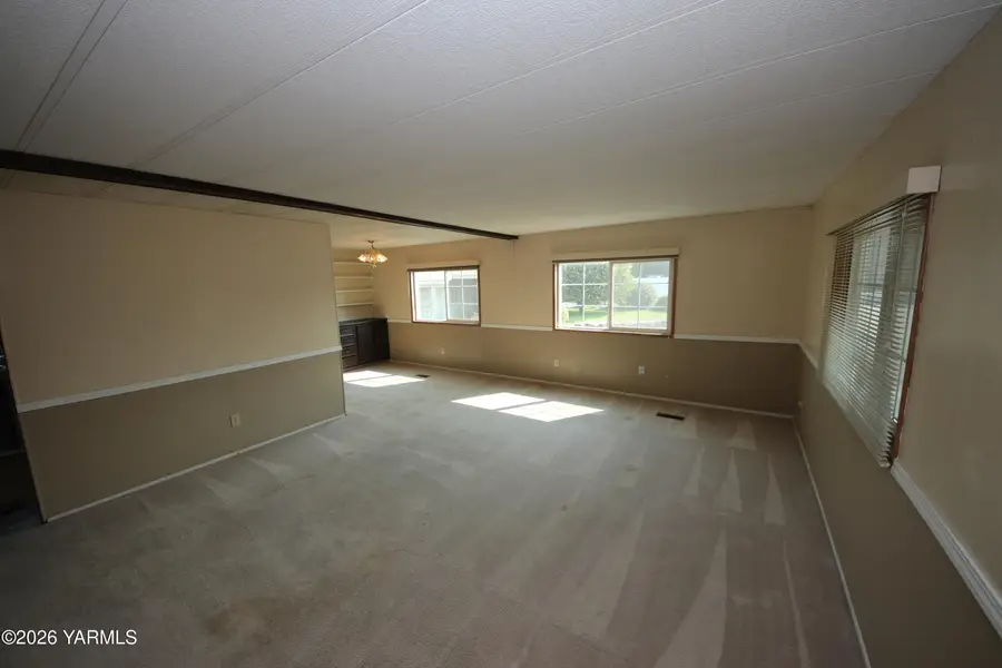 802 N 40th Ave #40, Yakima, WA 98908 - #2