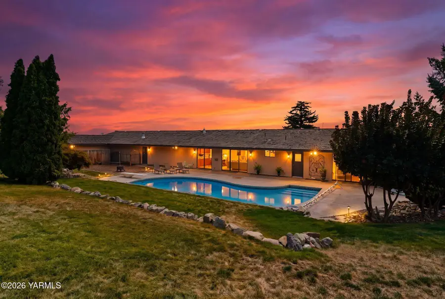 611 N 80th Ave, Yakima, WA 98908 - #3