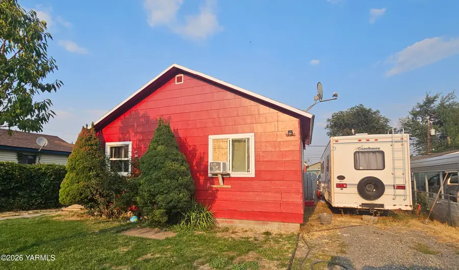 911 S 6th St, Yakima, WA 98901 - #2