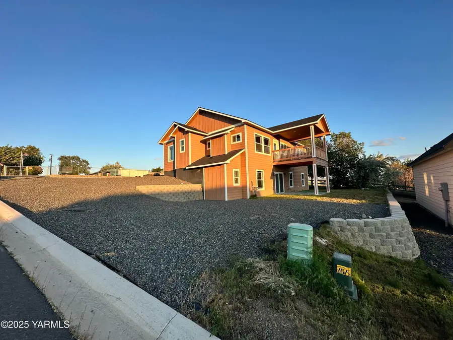 3408 Oster Dr, Yakima, WA 98901 - #2