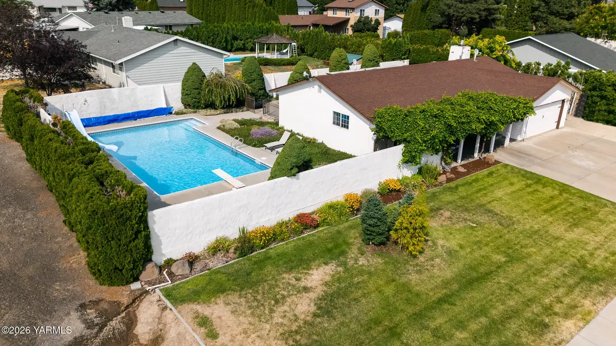 8907 W Yakima Ave, Yakima, WA 98908 - #1