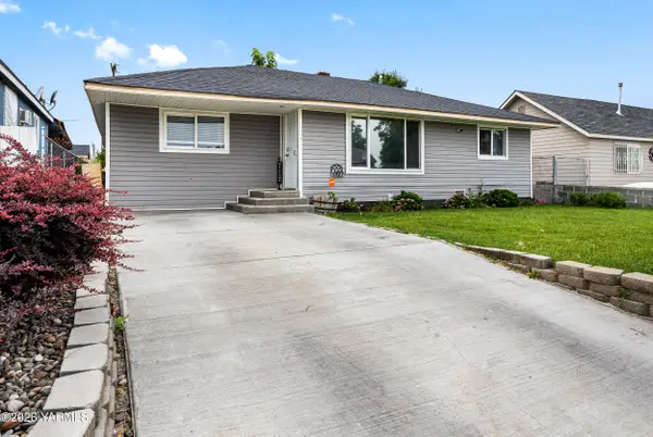 207 N F, Toppenish, WA 98948