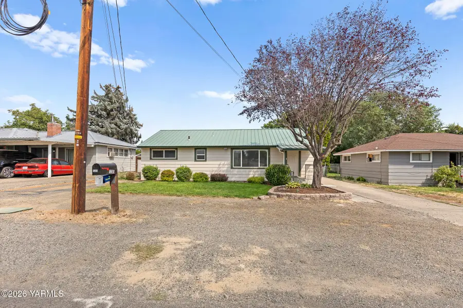 1205 S 34th Ave, Yakima, WA 98902 - #2