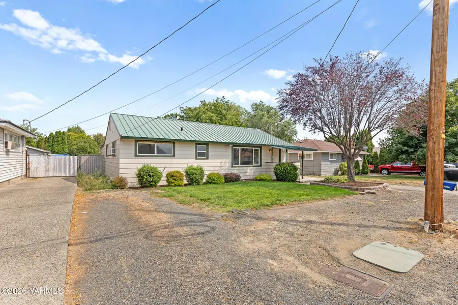 1205 S 34th Ave, Yakima, WA 98902 - #3