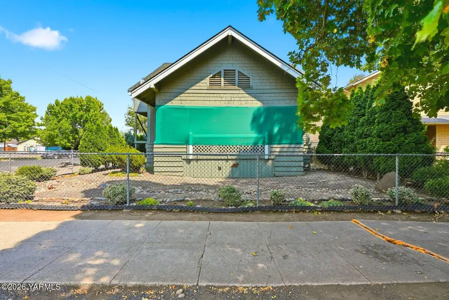 301 S 3rd St, Yakima, WA 98901 - #2