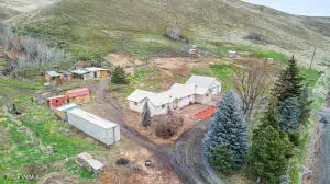 17291 N Wenas Rd, Selah, WA 98942