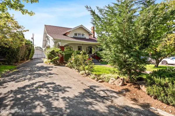 104 N 26th Ave, Yakima, WA 98902