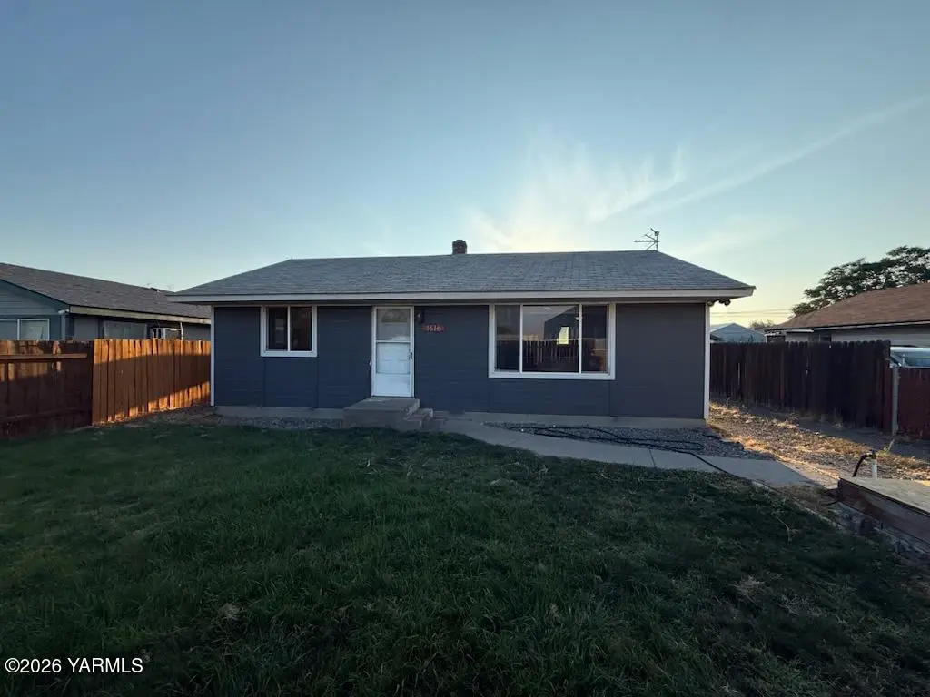 1616 Voelker Ave, Yakima, WA 98902 - #1