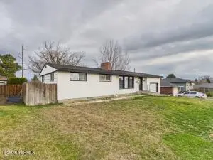 705 W Concord Ave, Grandview, WA 98930 - #2