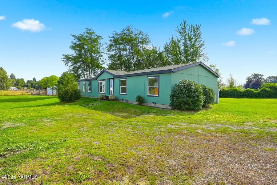 2902 S 90th Ave, Yakima, WA 98903 - #2