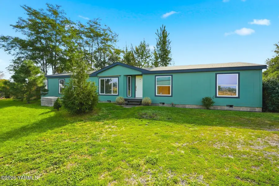 2902 S 90th Ave, Yakima, WA 98903 - #3