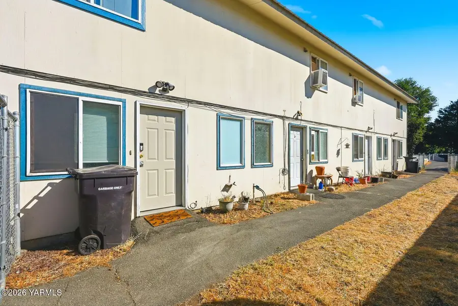 408 N 8th St, Yakima, WA 98901 - #2