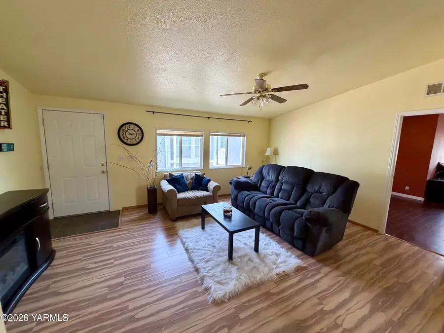 18 W Washington Ave #139, Yakima, WA 98903 - #3