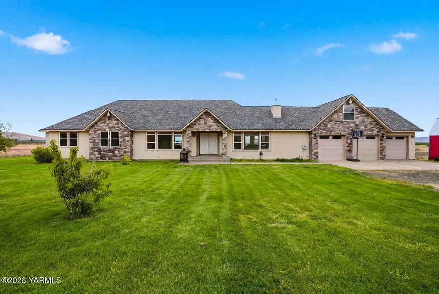 137 Wakatak Rd, Yakima, WA 98908 - #2