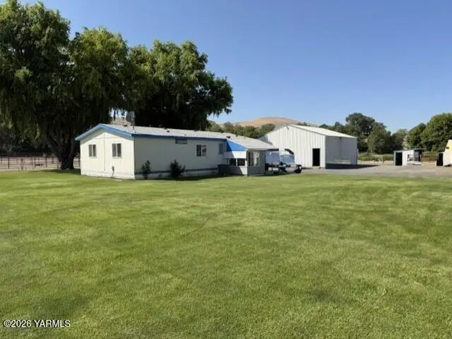 3501 Desmarais, Moxee, WA 98936 - #2
