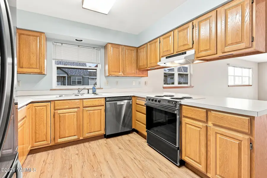 4938 Pear Tree, Yakima, WA 98908 - #3